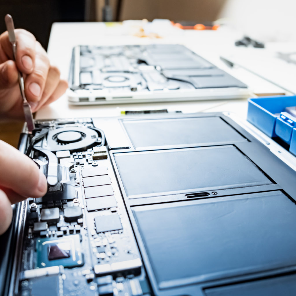 computer repair technician